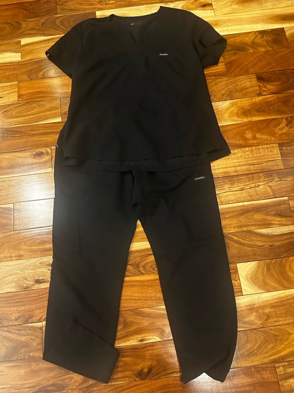 JAANU Petite Medium Black Medical Scrub Top & Pants Set